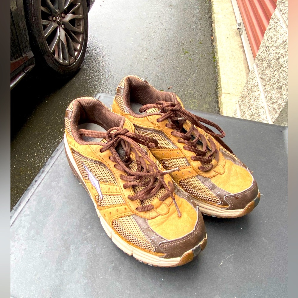 Avia Avi Motion Women's Brown Suede Shoes Toning Workout Sneakers Size 9